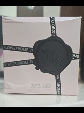 Viktor & Rolf Flowerbomb Eau de Parfum 30ml